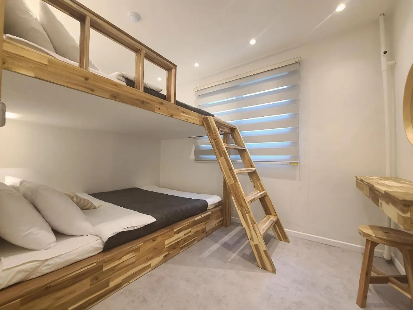 Apartamento 6 Hongdae 5Br & 4Bath, Elevator, Free Wifi Seúl