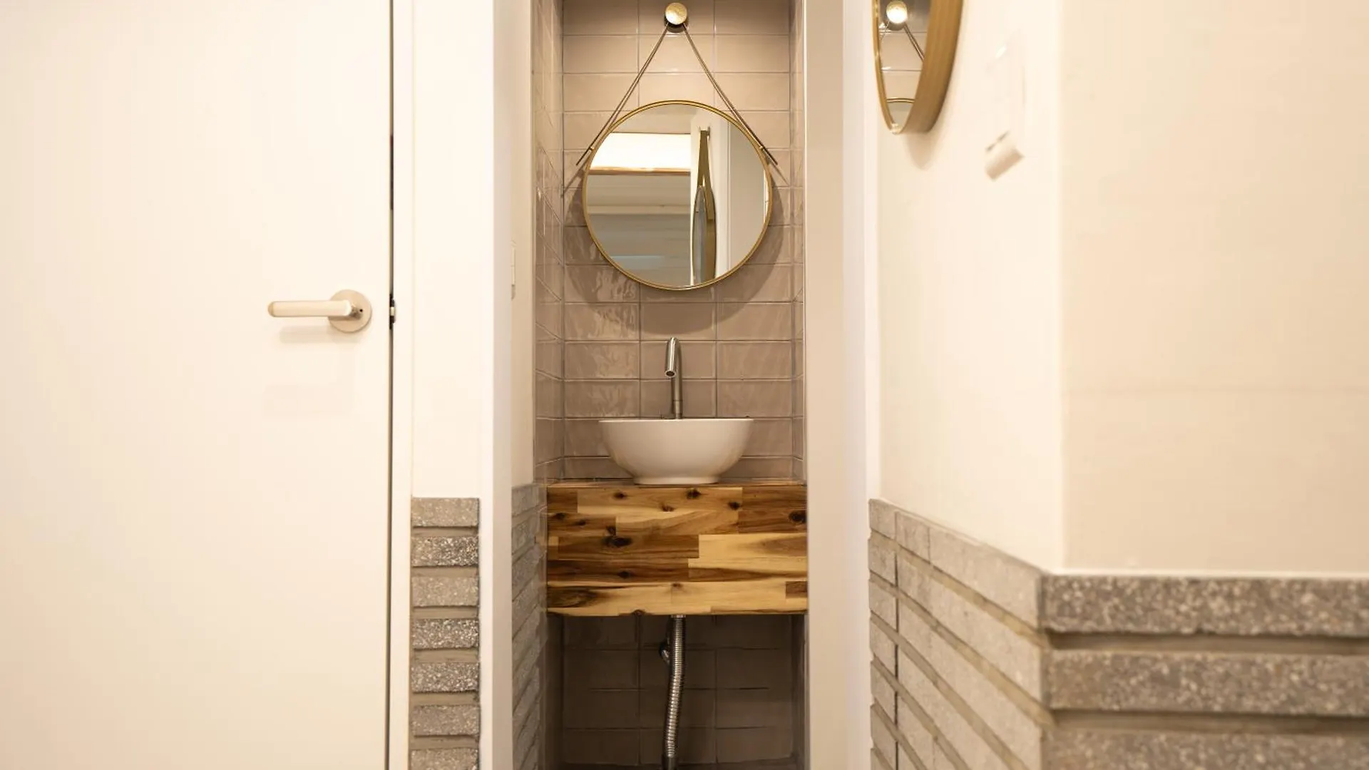 Apartamento 6 Hongdae 5Br & 4Bath, Elevator, Free Wifi Seúl 0*,  Corea del Sur