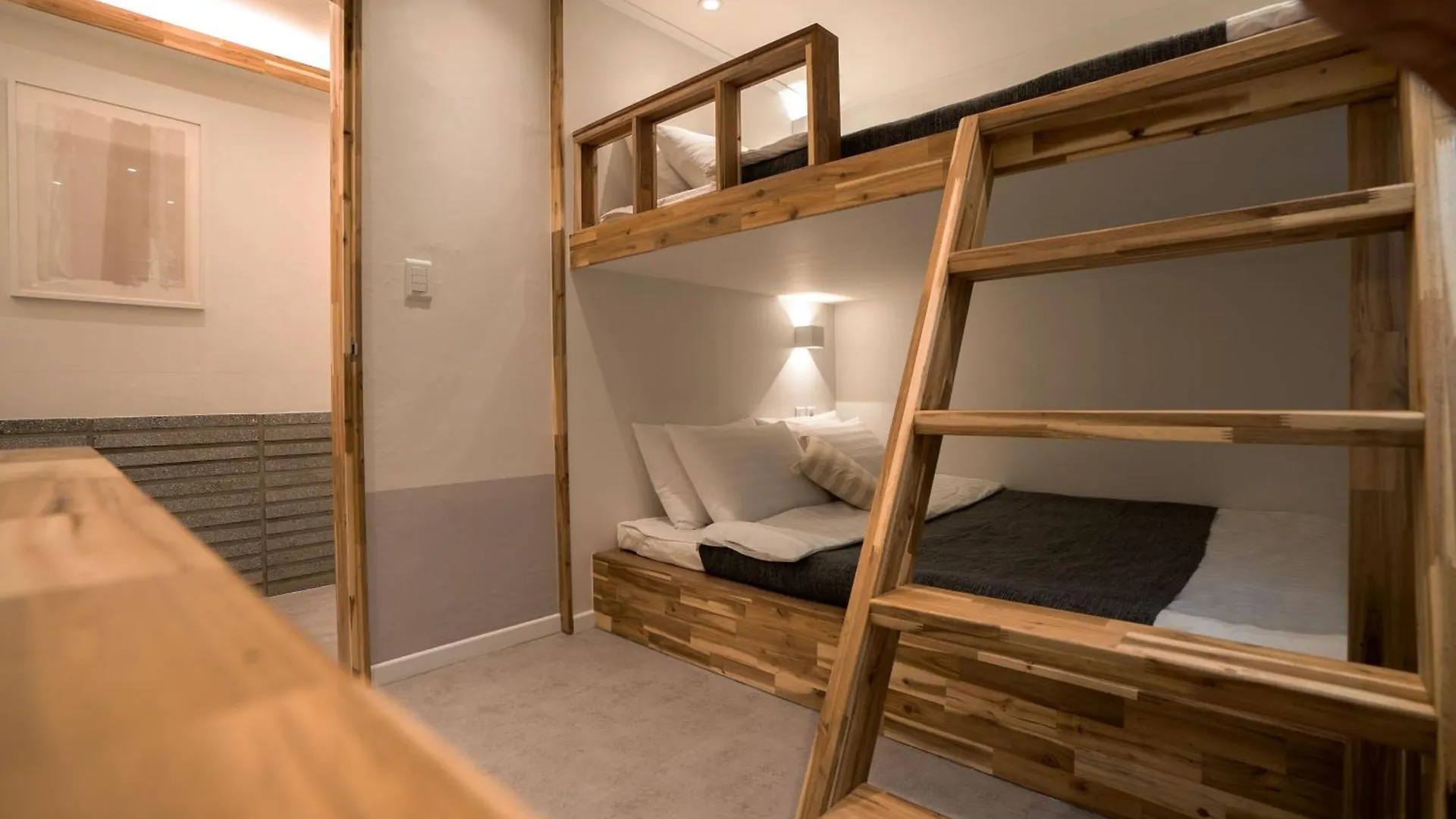 Apartamento 6 Hongdae 5Br & 4Bath, Elevator, Free Wifi Seúl