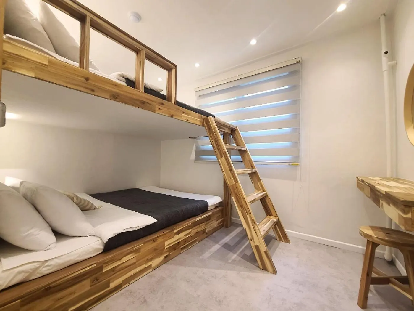 Apartamento 6 Hongdae 5Br & 4Bath, Elevator, Free Wifi Seúl