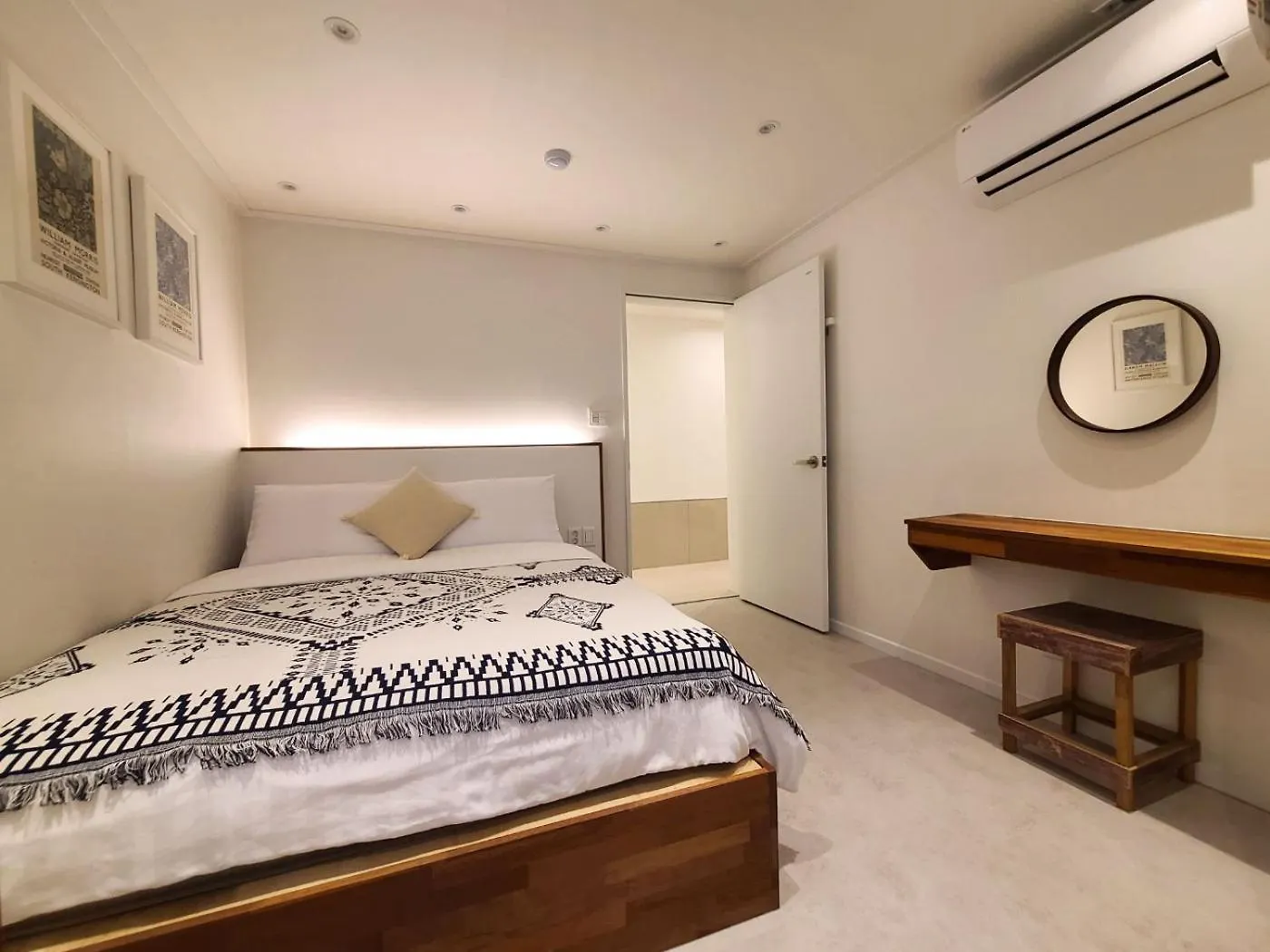 Apartamento 6 Hongdae 5Br & 4Bath, Elevator, Free Wifi Seúl