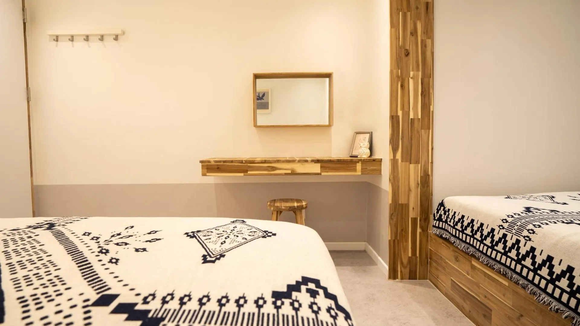 Soul Of Seoul 6 Hongdae 5Br & 4Bath, Elevator, Free Wifi Apartment